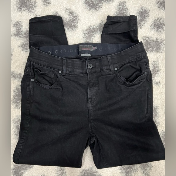 Torrid Bombshell Skinny - Picture 2 of 2